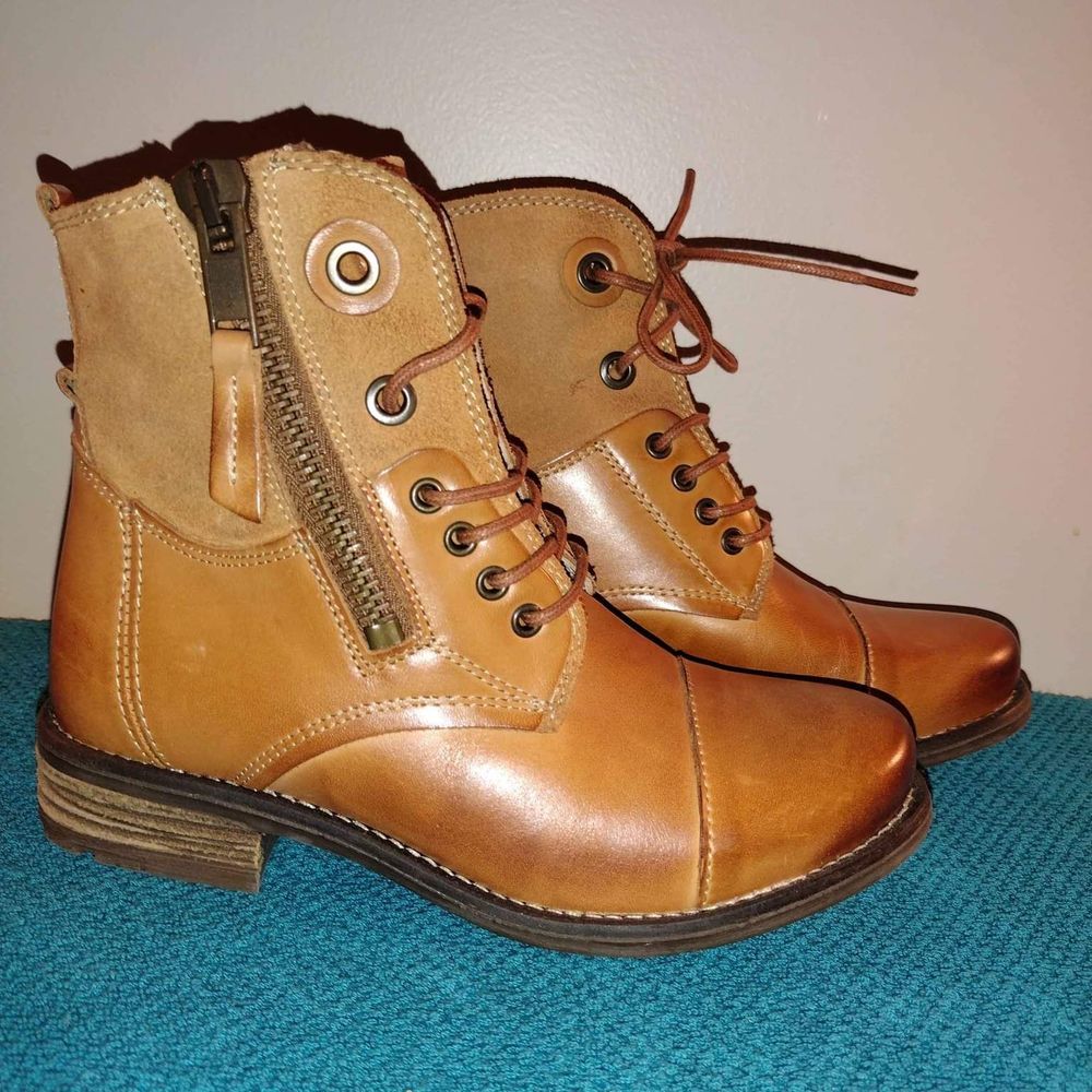Tara M Leather Women's Boots!